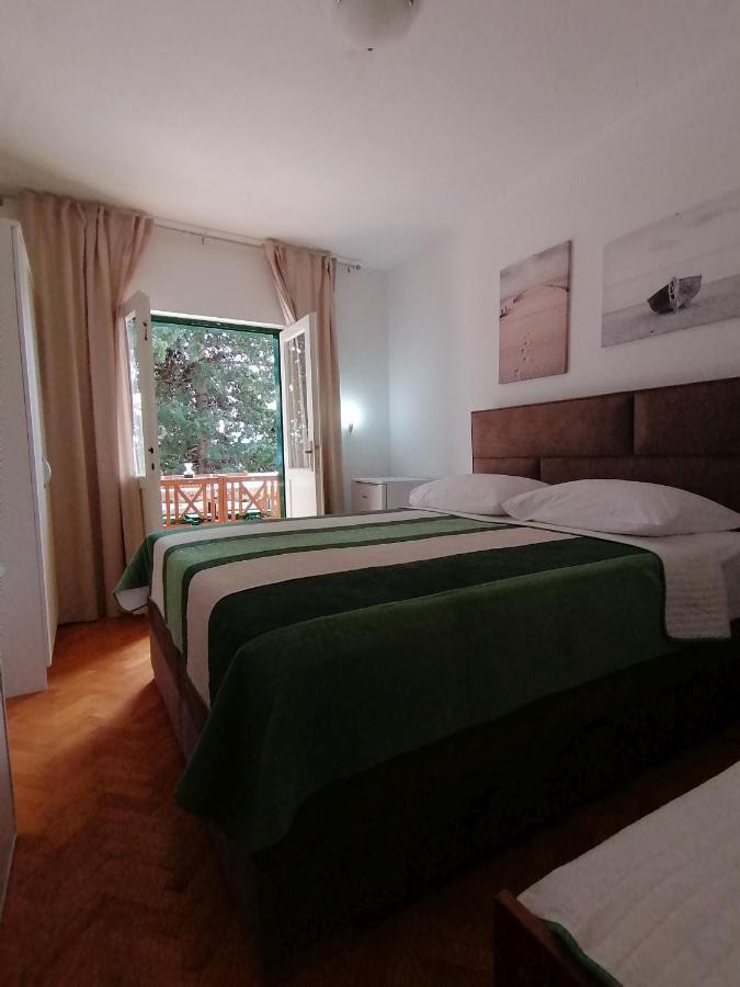 Apartment Borovi With Terrace And Parking פודאצה מראה חיצוני תמונה