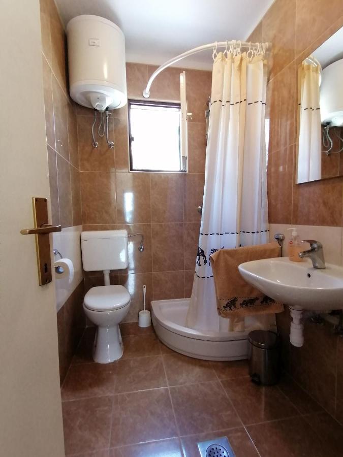 Apartment Borovi With Terrace And Parking פודאצה מראה חיצוני תמונה