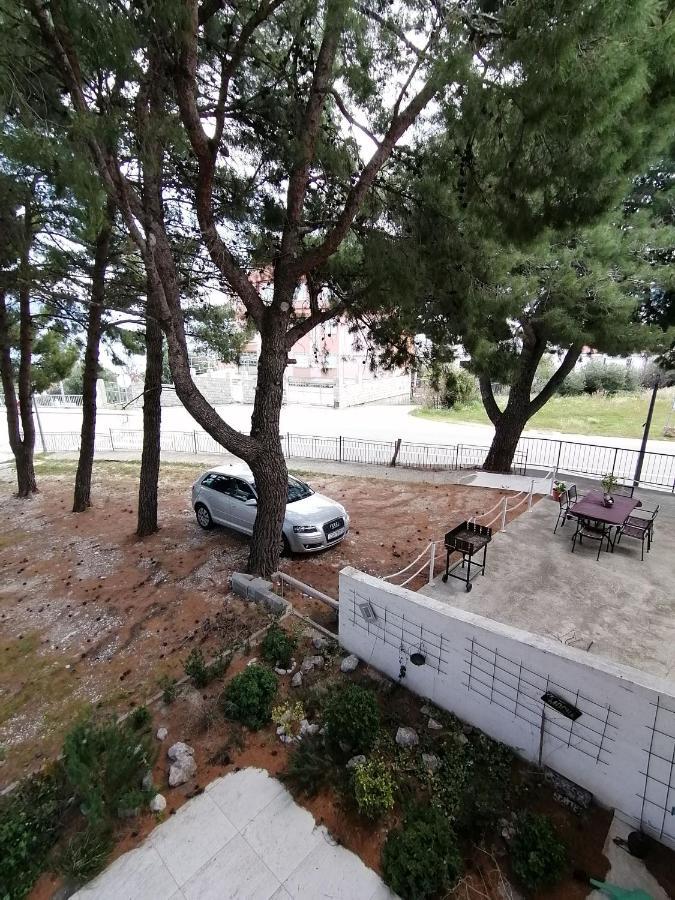 Apartment Borovi With Terrace And Parking פודאצה מראה חיצוני תמונה